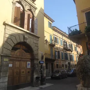  Hostel Protezione Della Giovane - Female Italië